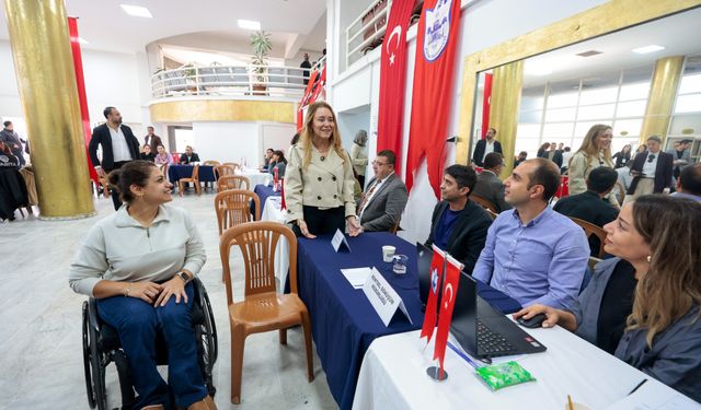Konak’ta komşu buluşmaları rüzgarı: 26 mahalle tek çatı altında