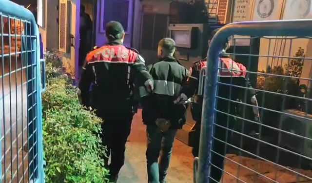 11 yıl 2 ay hapis cezası buluyordu: İzmir’de suç makinesi yunuslardan kaçamadı