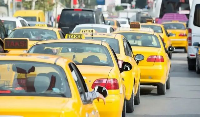 İzmirli taksicilerden korsan isyanı: Sinir uçlarımızla oynuyorlar