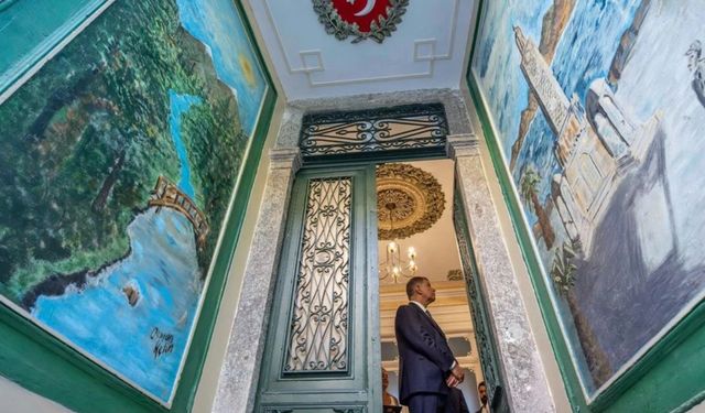 Cemil Tugay makam odalarını kaldırıyoruz dedi: Tarihi konağı makam yaptı!