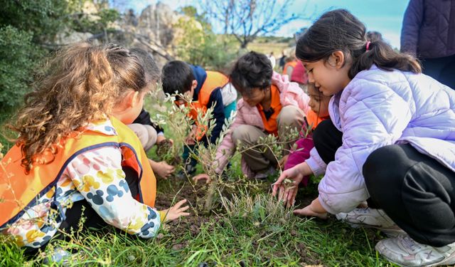 Bornova’da minikler doğaya can verdi