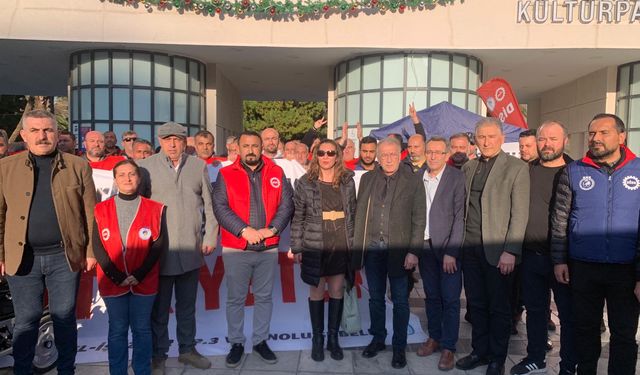 Emek bileşenlerinden DİSK çadırına dayanışma ziyareti: Bu ucube havuz sisteminden derhal vazgeçin!