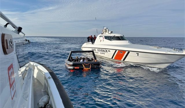 İzmir’de insanlık dramı: Yunanistan’ın geri ittiği 10 göçmen kurtarıldı