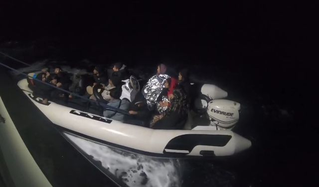 İzmir'de umut dolu operasyon : Çok sayıda göçmen kurtarıldı