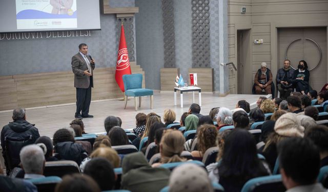 Prof. Dr. Üstün Dökmen Bornova’da: İletişimin temeli, karşılıklı anlayış!