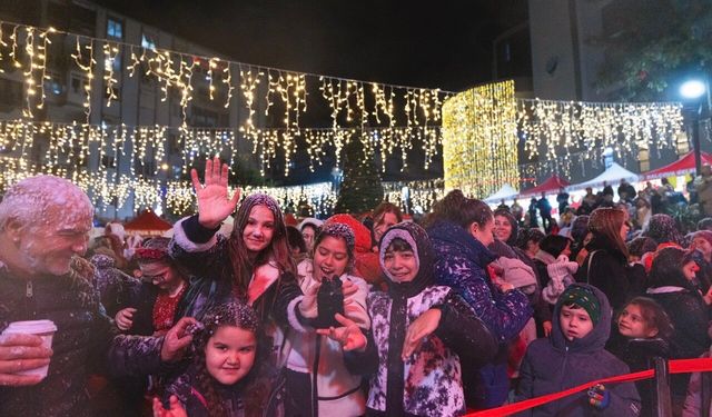 Balçova’da yılbaşı coşkusu: Yeni yılı umut ve mutlulukla karşılıyoruz