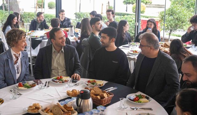 Başkan Eşki’den ÇYDD gençlerine güçlü mesaj: Kapım her zaman açık!