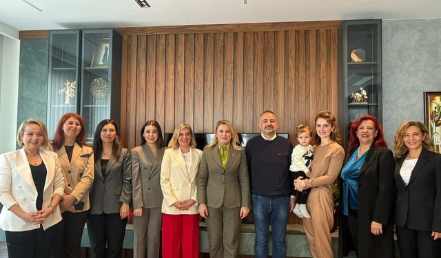 CHP Kadın Kolları’ndan Aslanoğlu’na destek ziyareti