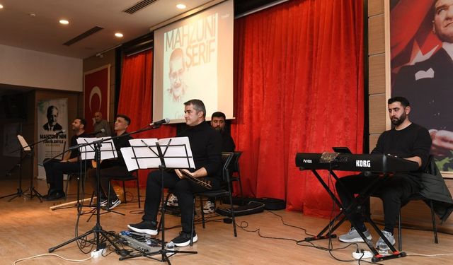 Çiğli'den Mahzuni Şerif türküleri yükseldi