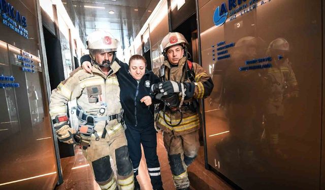 İzmir’de 47 katlı gökdelende gerçeği aratmayan tatbikat: Nefesler tutuldu