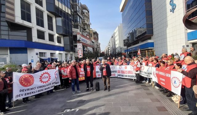 İzmir’de emekliler meydana indi: İnsanca yaşama hakkı çağrısı