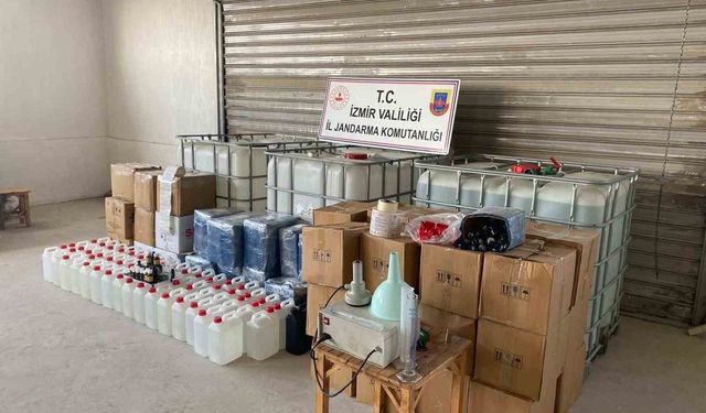 İzmir’de yılbaşı öncesi dev operasyon: Binlerce litre kaçak alkol ele geçirildi