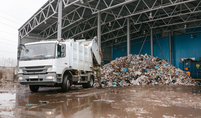 İzmir’in atık sorununda kritik alarm: Yerinde ve kapasiteye uygun yönetim şart