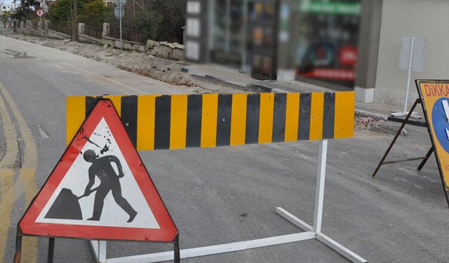 Bornova Viyadüğü’nde yol çalışması: Trafik Karşıyaka’ya kadar uzandı