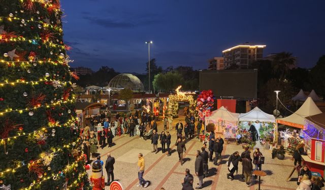 Karşıyaka’da yeni yıl festivaline yoğun ilgi: Ünsal’dan yerinde inceleme