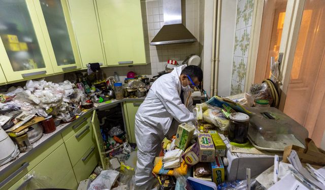 Konak Belediyesi’nden çöp ev operasyonu: 10 atık çıktı