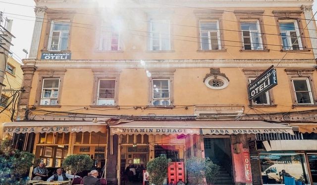 İzmirli emekliler otel köşelerinde yaşam mücadelesi veriyor!