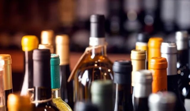 İzmir’de yılbaşı öncesi kaçak içki operasyonu: 5 kişi tutuklandı