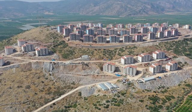 Selçuk’ta TOKİ mağduriyeti masaya yatırıldı: Şov değil, çözüm peşindeyiz