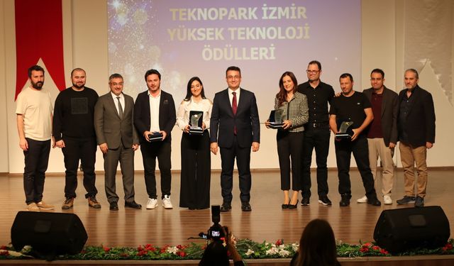 Yüksek teknolojiye teşvik: Teknopark İzmir Ödülleri sahipleriyle buluştu