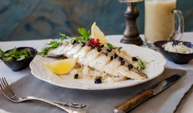 Zıtlığın enfes uyumu: İzmir usulü sütlü balık tarifi