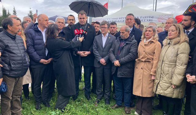 CHP'den dayanışma ziyareti: İzmir'de tutuklanan öğrencileri yalnız bırakmadılar