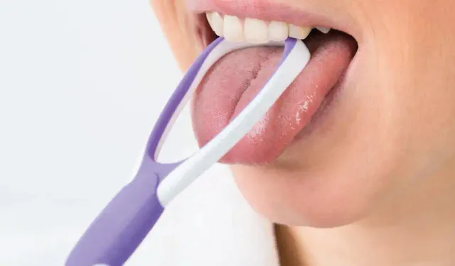 Sosyal medyda viral oldu: Dil temizleyici nedir ve nasıl kullanılır?