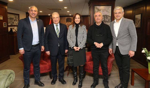 Karşıyaka'da dikkat çeken buluşma: Ünsal, 3 eski başkan ile görüştü!