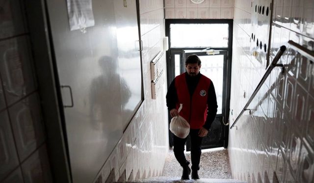 İzmir’de dayanışmayı büyüten uygulama: Kent Lokantası’ndan evlere yemek