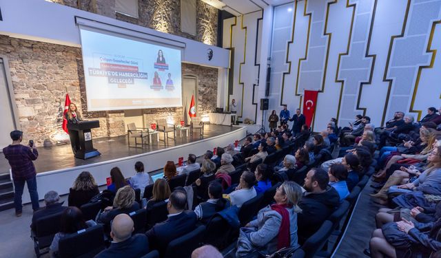 Başkan Mutlu: Kadın gazetecilerin yükü iki kat fazla!