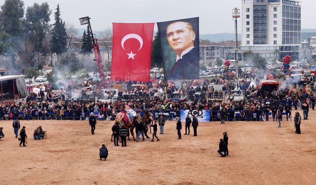 Binlerce ziyaretçi beklenen etkinlik ile ilgili yeni gelişme: Tire Deve Güreşi Festivali ertelendi!