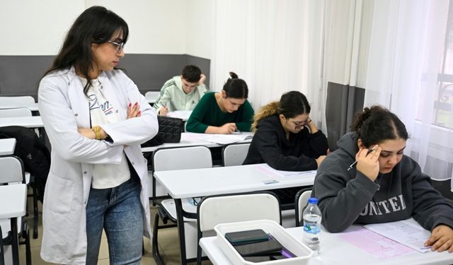 Bornova Belediyesi’nden öğrencilere ücretsiz eğitim desteği