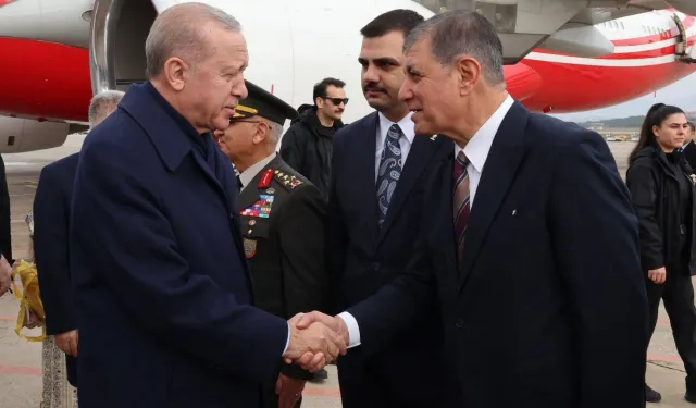 Kartal o fotoğraf karesini yorumladı: Ne kadar hayran bakarsan o kadar iterler!