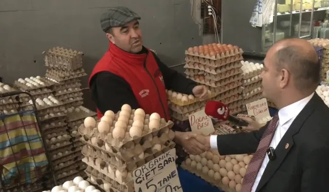 CHP'li Karabat'tan İzmir'de esnaf ziyareti: Hükümet itibardan tasarruf olmaz diyor, vatandaş sofradan tasarruf yapıyor