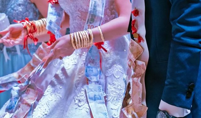 Düğünlerde IBAN dönemi: Altın kuyrukları tarihe mi karışıyor?