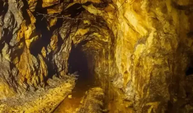 Dünya konuşuyor: Altından mağara bulundu!