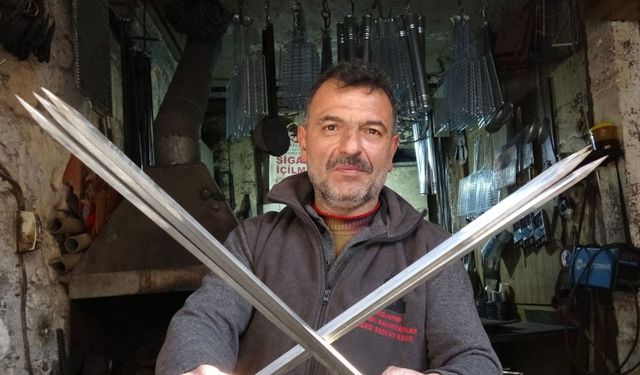 Eski yöntemlerle ürettiği kebap şişlerini 15 ülkeye ihraç ediyor