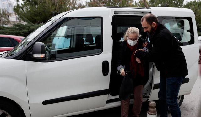 Balçova Belediyesi'nden dayanışma örneği: Fizik tedavi ve onkoloji hastalarına ulaşım desteği