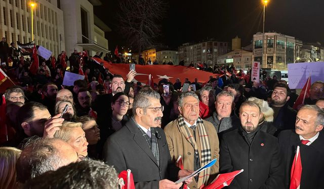 İYİ Parti’den bayrak saldırısına sert tepki: Bu bir tepki değil, duruştur