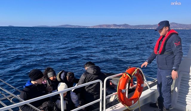 İzmir açıklarında düzensiz göçmen operasyonu: 42 kişi kurtarıldı