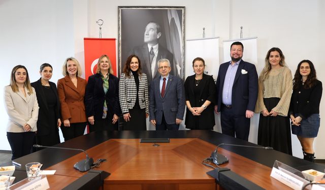 İEÜ ile Karşıyaka Belediyesi çocuklar için bir arada