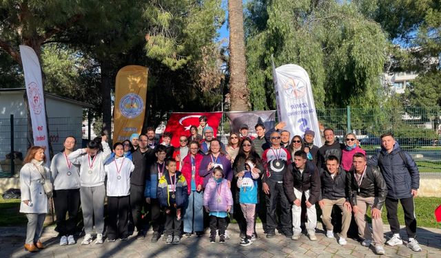 Karşıyaka’da oryantiring heyecanı: 131 sporcu, Yamanlar ve Bostanlı parkurlarında yarıştı