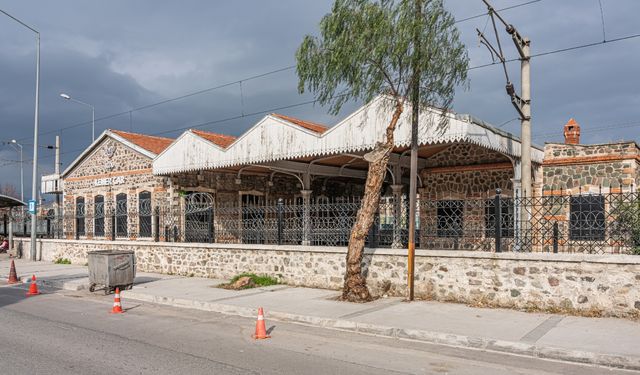 Türkiye’nin ilk demiryolu hatlarından birinin başlangıcı İzmir’de: Kervan Köprüsü İstasyonu