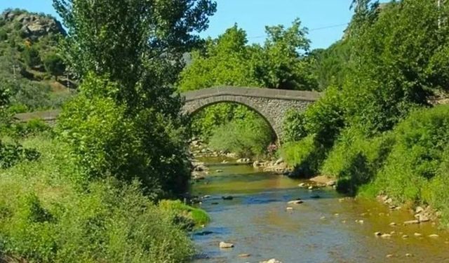 Roma’dan Osmanlı’ya asırlık miras: Bergama’daki bu dev köprüyü hala görmediniz mi?