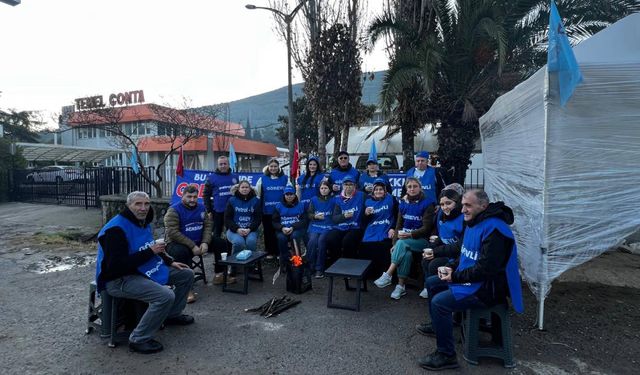 Temel Conta işçilerine bir destek de TKP İzmir'den: Direnişi kıramayacaklar!