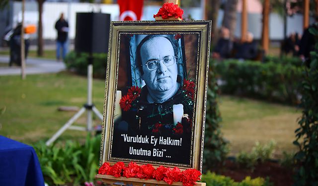 Karabağlar Mumcu’yu unutmadı: Adını taşıyan parkta anılacak!