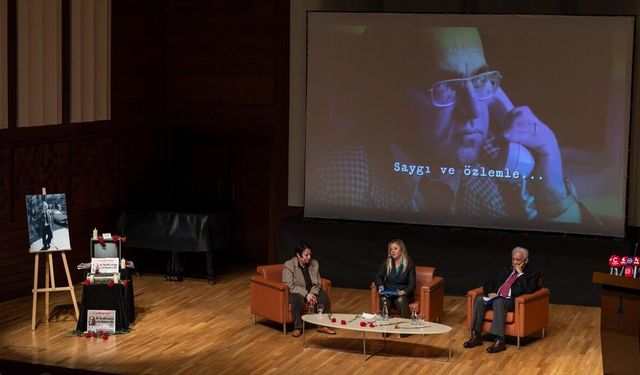 Uğur Mumcu katledilişinin 33. yılında İzmir’de anıldı: Cumhuriyet, Mumcu’lar yaşadıkça ayakta kalır