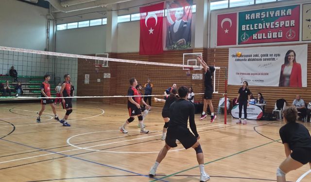 Karşıyaka’da voleybol heyecanı: 8 takım sahaya çıktı