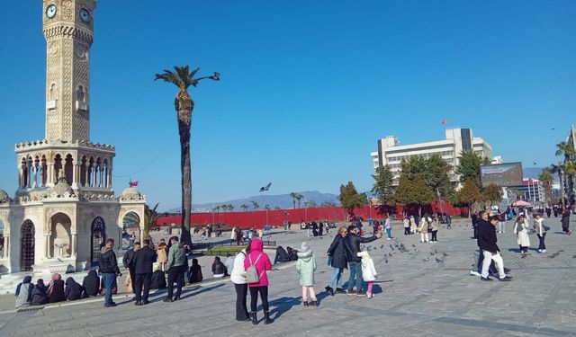 70 yıllık doğum belgesi İzmir’in bir dönemini ortaya koydu