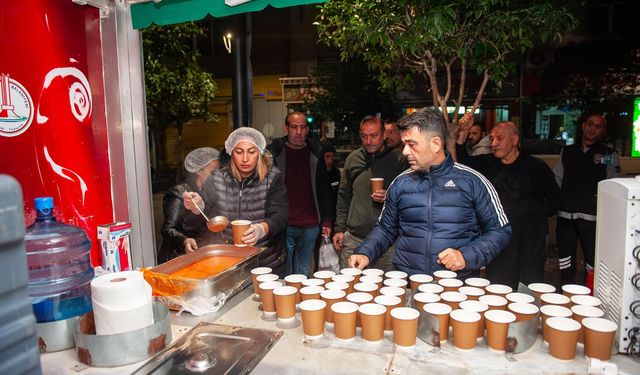 Karşıyaka Belediyesi’nden 30 bin kişiye sıcak çorba ikramı